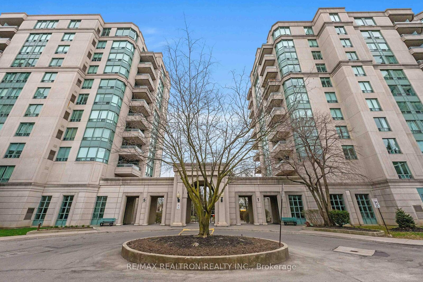 Property Photo:  5 Emerald Lane 605  ON L4J 8P7 