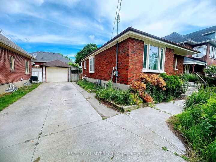 Property Photo:  170 Morrow Street  ON K9J 1X5 
