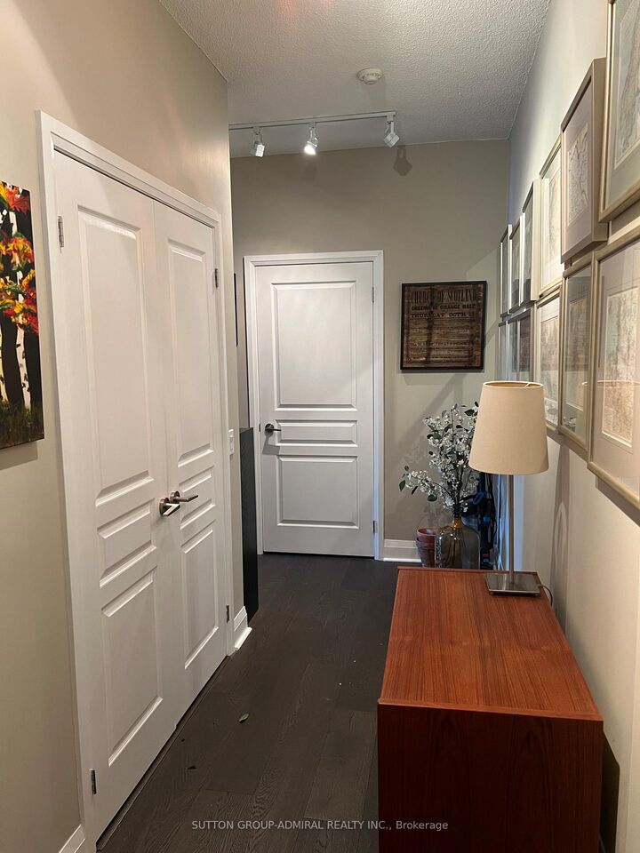 Property Photo: 1 Hurontario Street 1108 ON L5G 0A3
