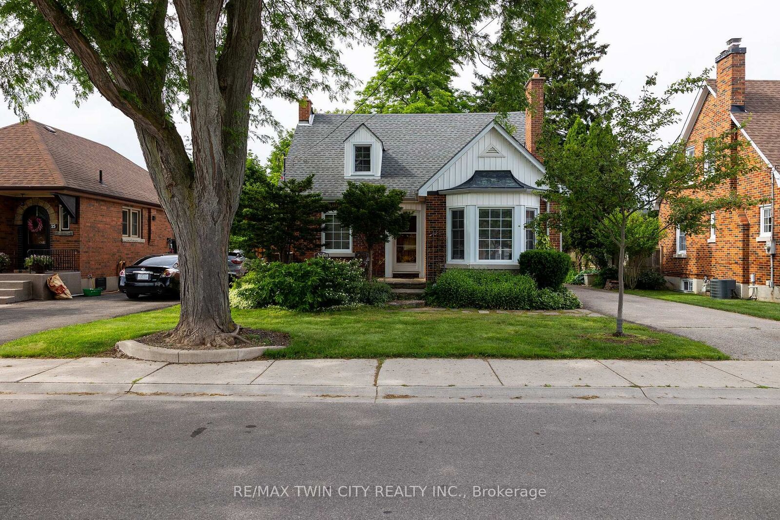 Property Photo:  21 Baldwin Avenue  ON N3S 1H6 