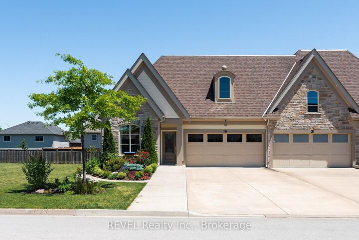 19 Francesco Crescent — photo 1