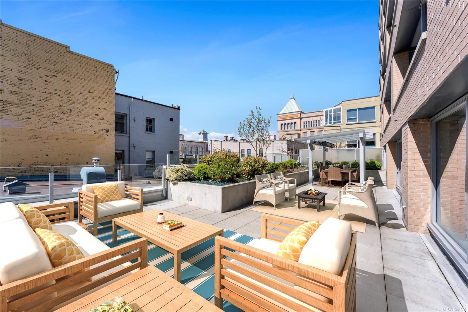 Property Photo: 608 Broughton St #302 BC V8W 1C7