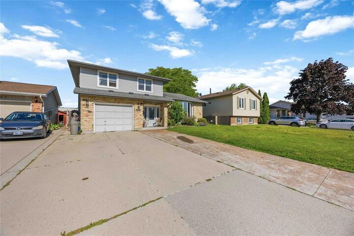 Property Photo: 309 Edgewood Street ON N7S 5S1