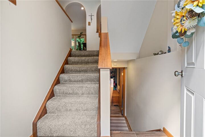 Property Photo: 162 Old English Rd PA 15237