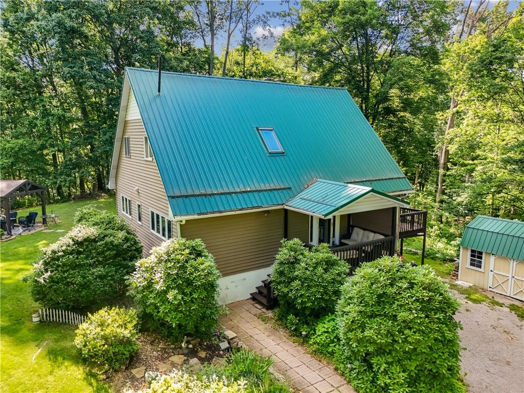 Property Photo:  32 Woodlawn Dr  PA 16229 