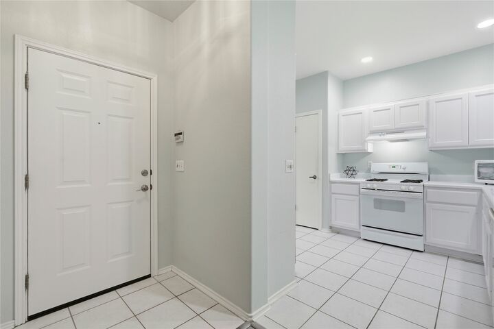 Property Photo:  117 Whitewing Way  TX 78633 