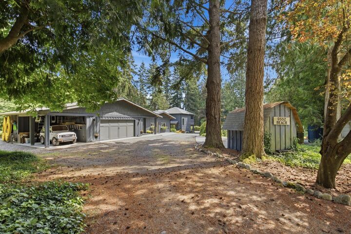 Property Photo: 3552 Beach Avenue BC V0N 2W2