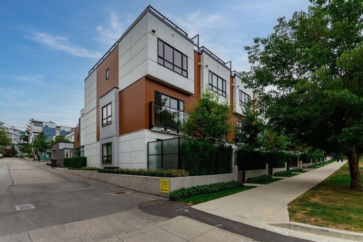 520 W 28th Avenue 11 — photo 1