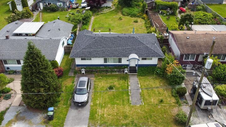 Property Photo: 1752 Dorset Avenue BC V3B 2A2