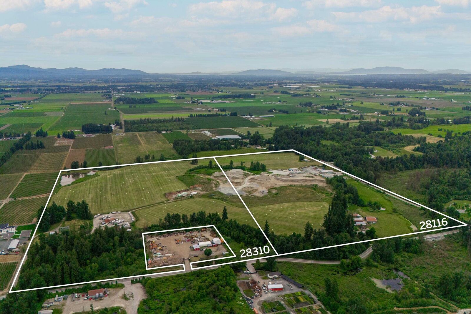 Property Photo: 28310 Huntingdon Road BC V4X 1A3