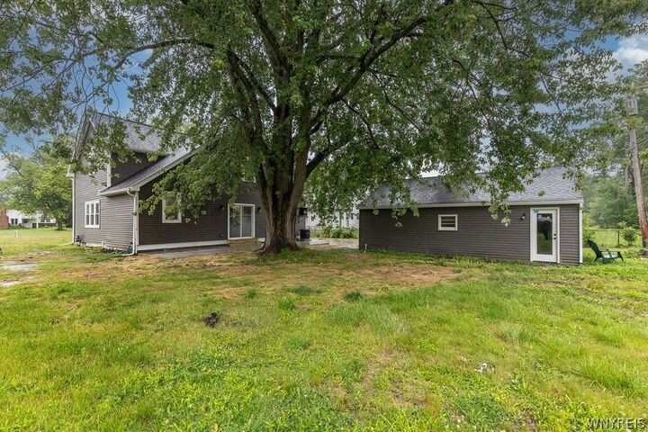 Property Photo:  3046 Westwood Drive  NY 14072 