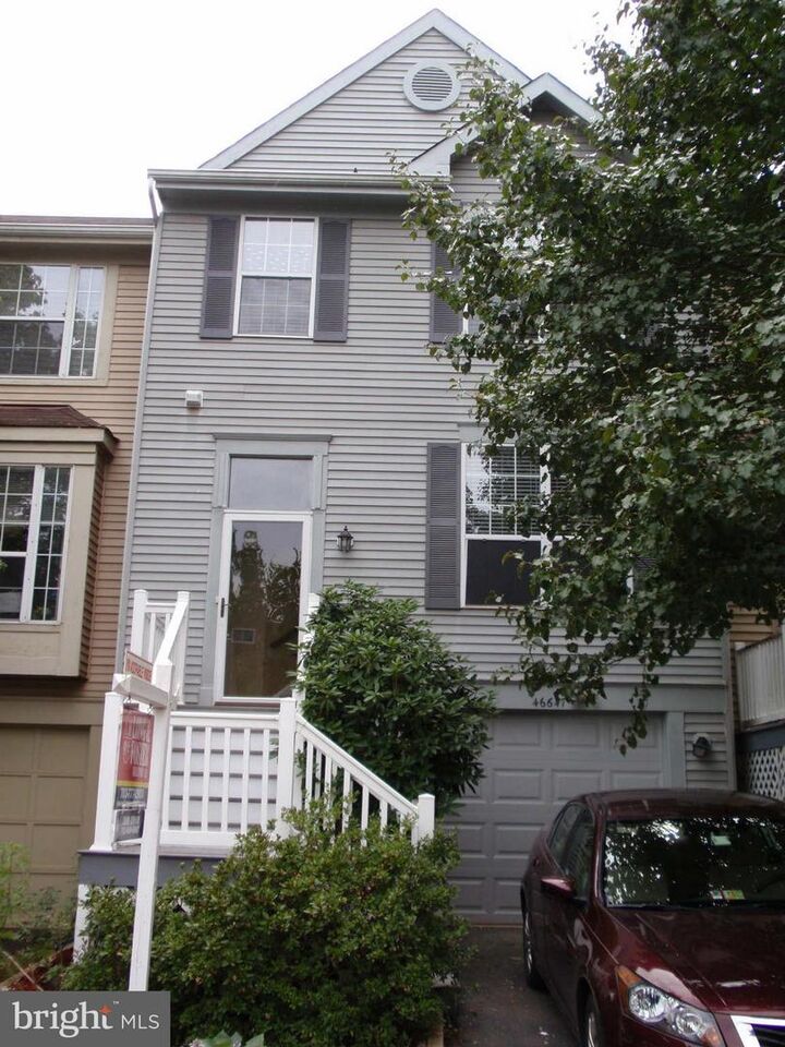 Property Photo: 46647 Brownwood Square VA 20164