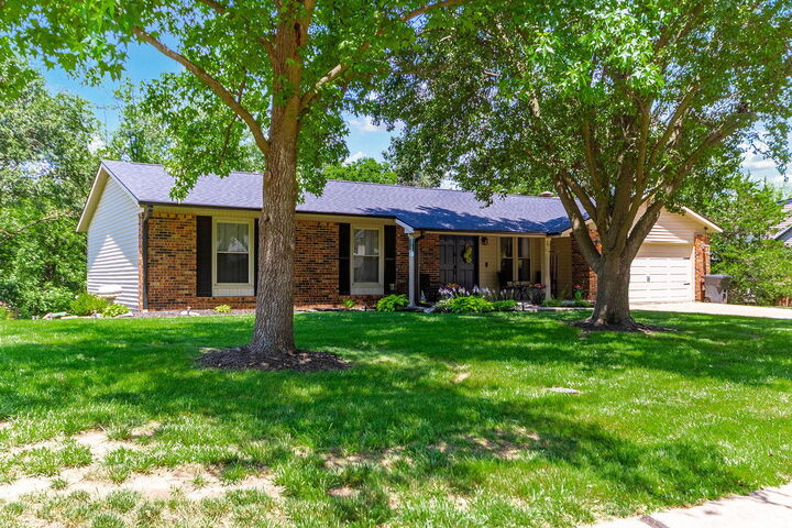 Property Photo:  1405 Dorcas St  MO 65265 