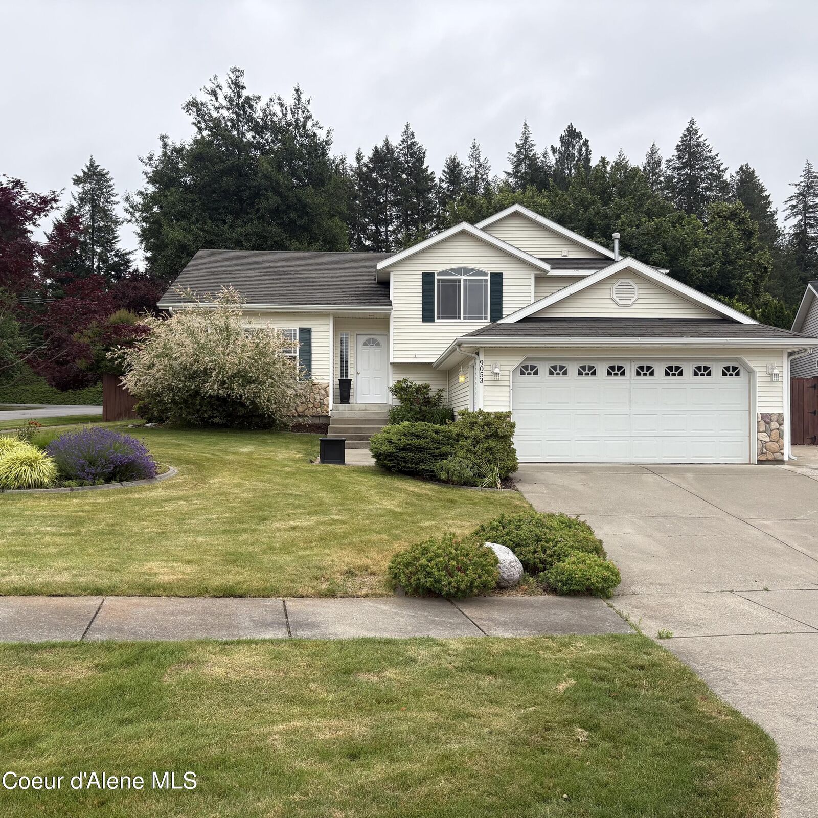 Property Photo:  9053 N Drawbridge Ct  ID 83835 