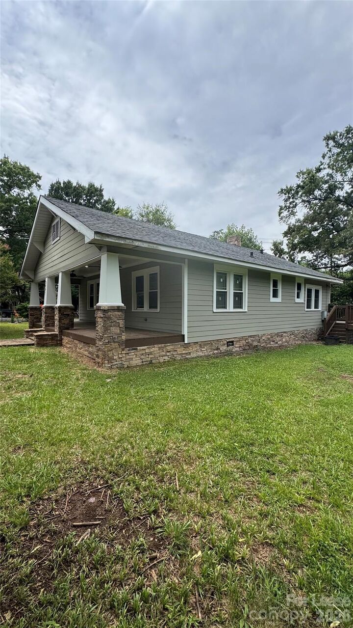 Property Photo: 3001 Wesley Avenue NC 28205