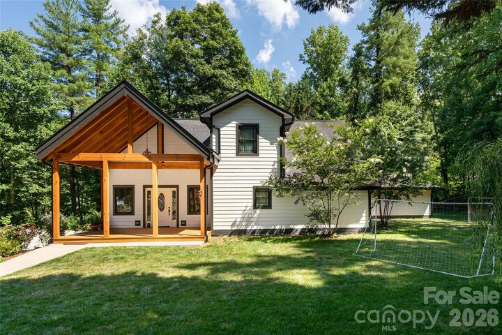 Property Photo: 86 Holiday Drive NC 28739