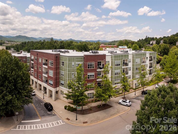 Property Photo:  42 Schenck Parkway 310  NC 28803 