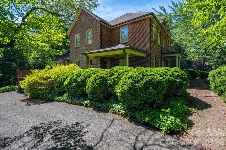 Property Photo:  805 S Aspen Street  NC 28092 