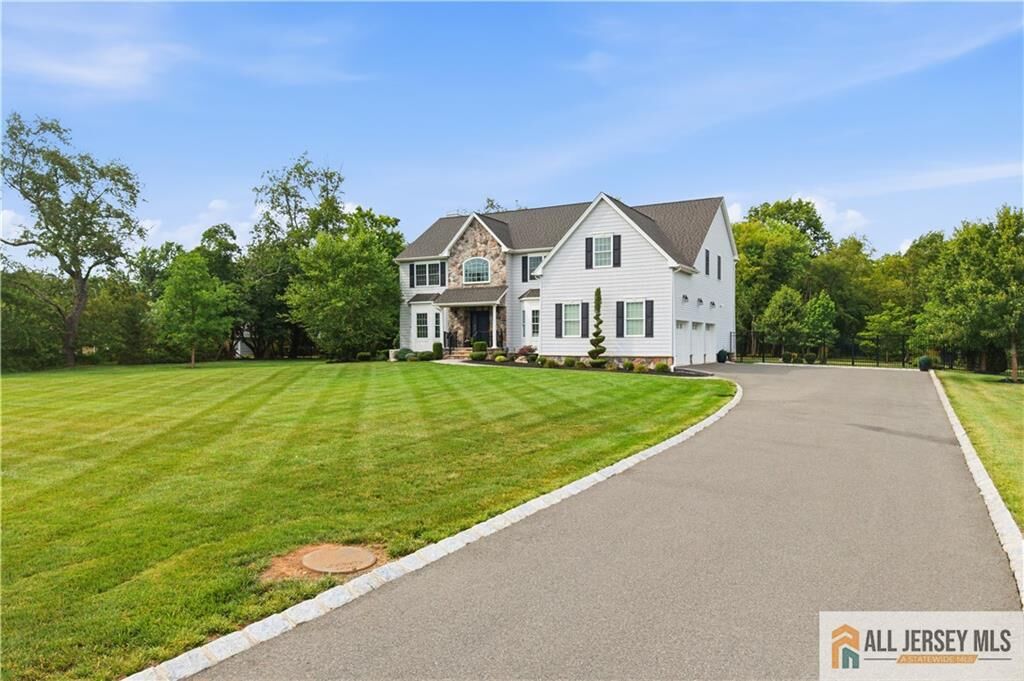 Property Photo:  284 Shelburne Place  NJ 08844 