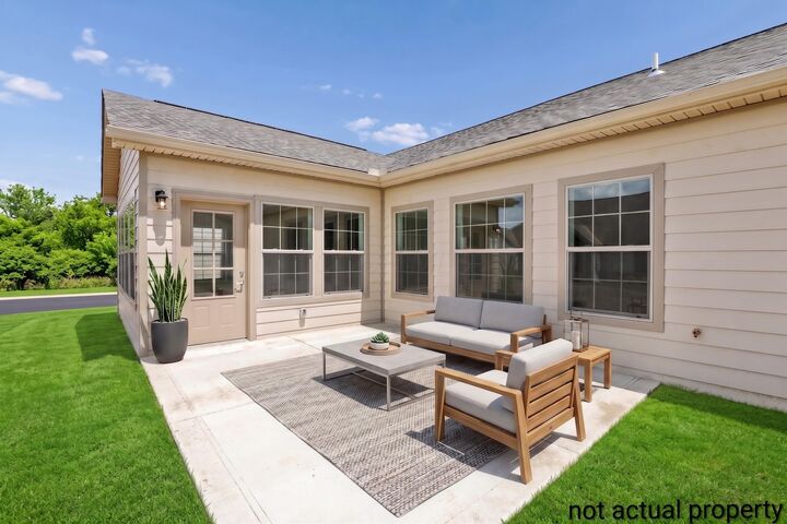 Property Photo:  1929 Sussex Way  OH 43302 