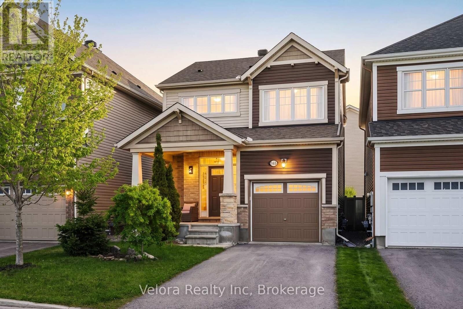 Property Photo:  165 Santolina Street  ON K2S 0W9 