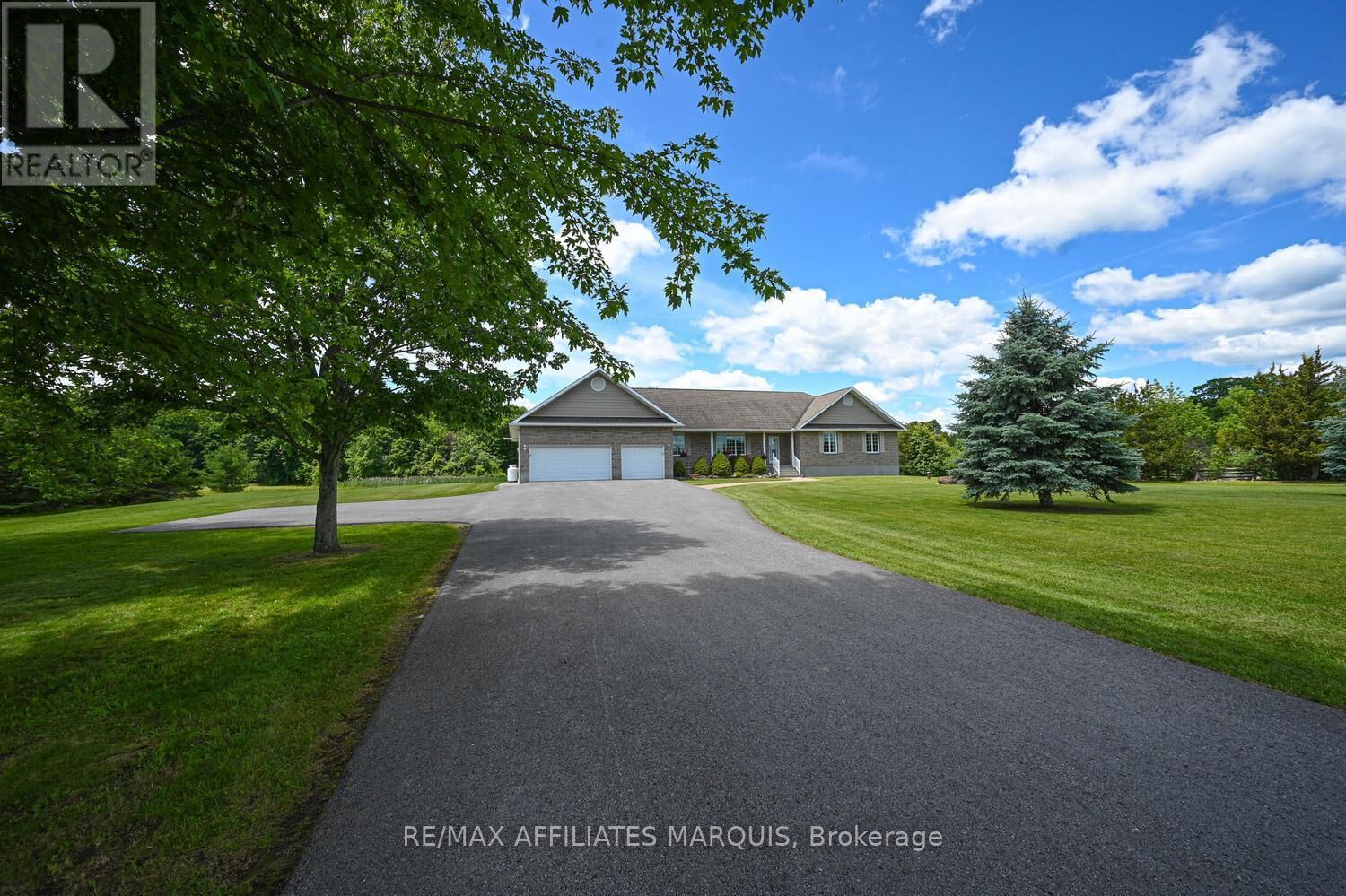 Property Photo: 83 Horace Drive ON K0G 1V0