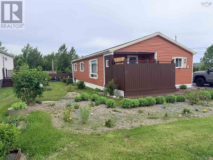 Property Photo:  41 Third Street 1  NS B1L 1C9 