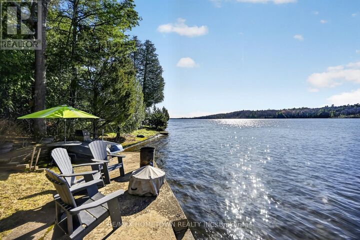 Property Photo: 24 Chant Terrace ON K0E 1R0