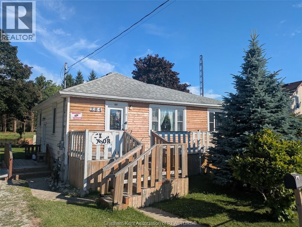 Property Photo:  284 Colborne Street  ON N7M 3M4 