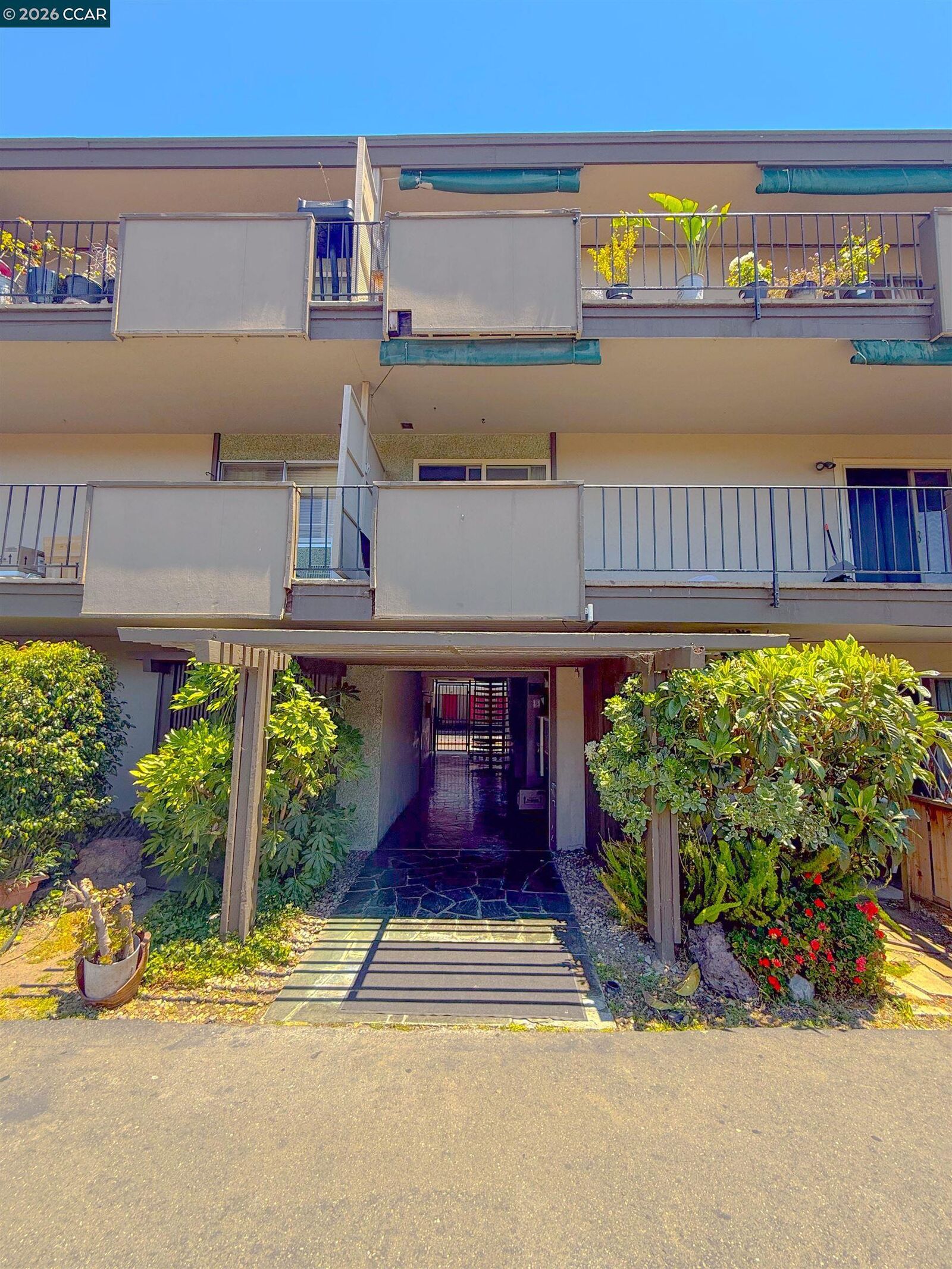 Property Photo:  155 Canal St 12  CA 94901 