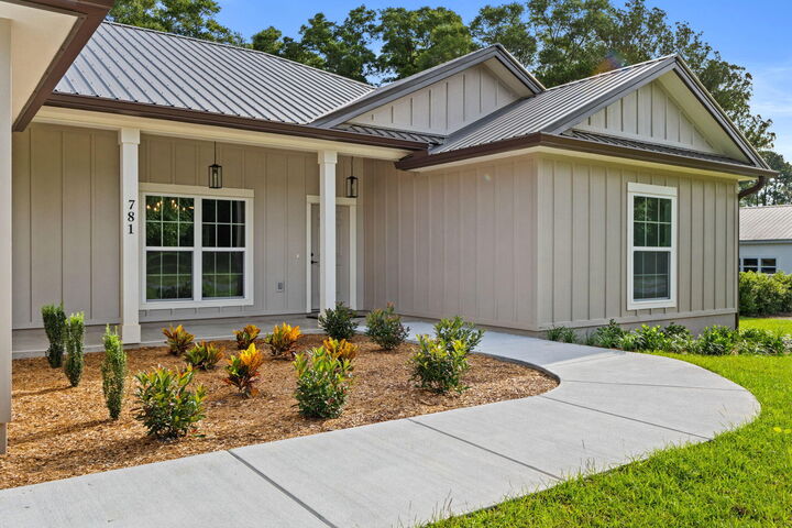 Property Photo:  781 Bay Avenue  FL 32435 