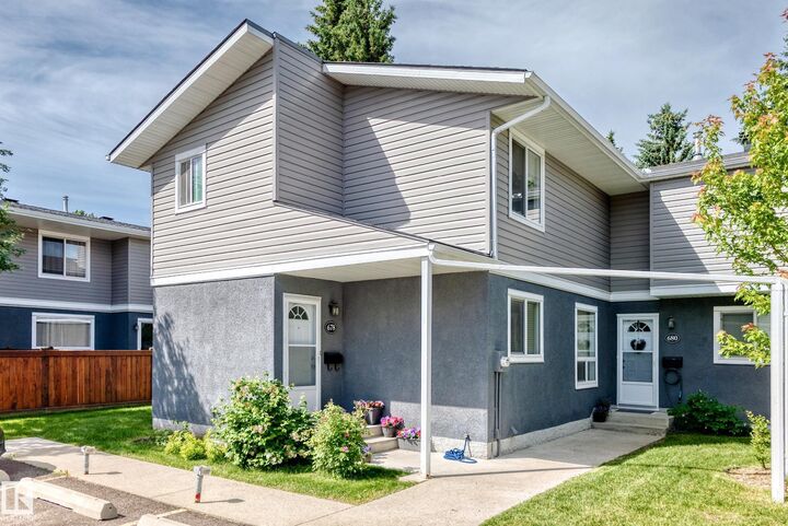 Property Photo:  678 Lakewood Road NW  AB T6K 3Y1 