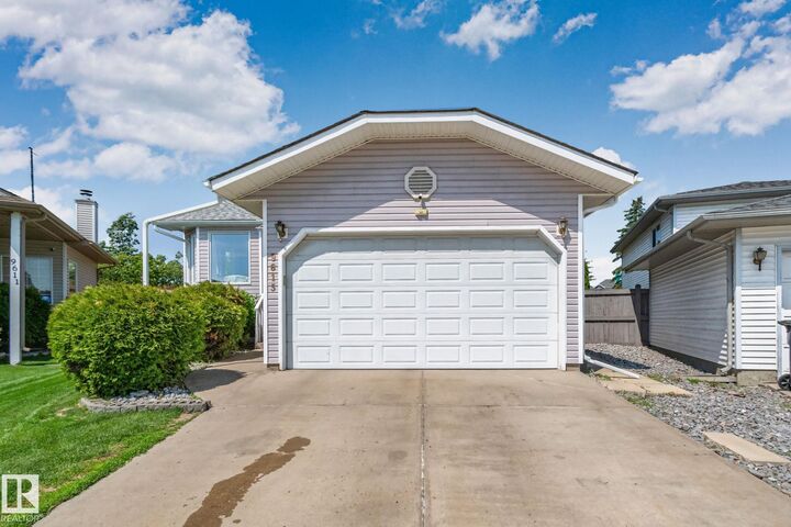 Property Photo:  9615 175 Avenue NW  AB T5Z 2B7 