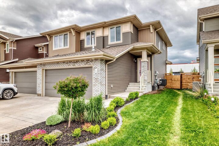 Property Photo:  62 Juneau Way  AB T8N 7N8 