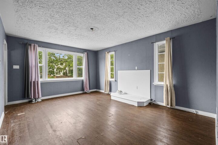 Property Photo: 7520 106 Street NW AB T6E 4W2