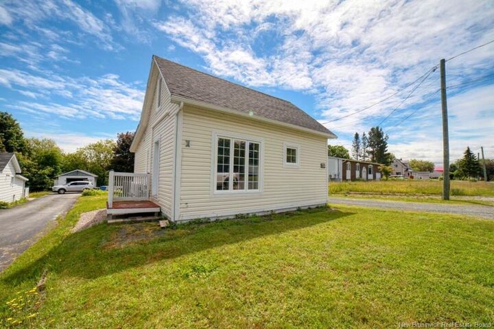 250 Raymond — photo 1