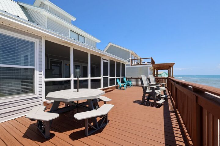 Property Photo: 190 Cozumel Dr FL 32456