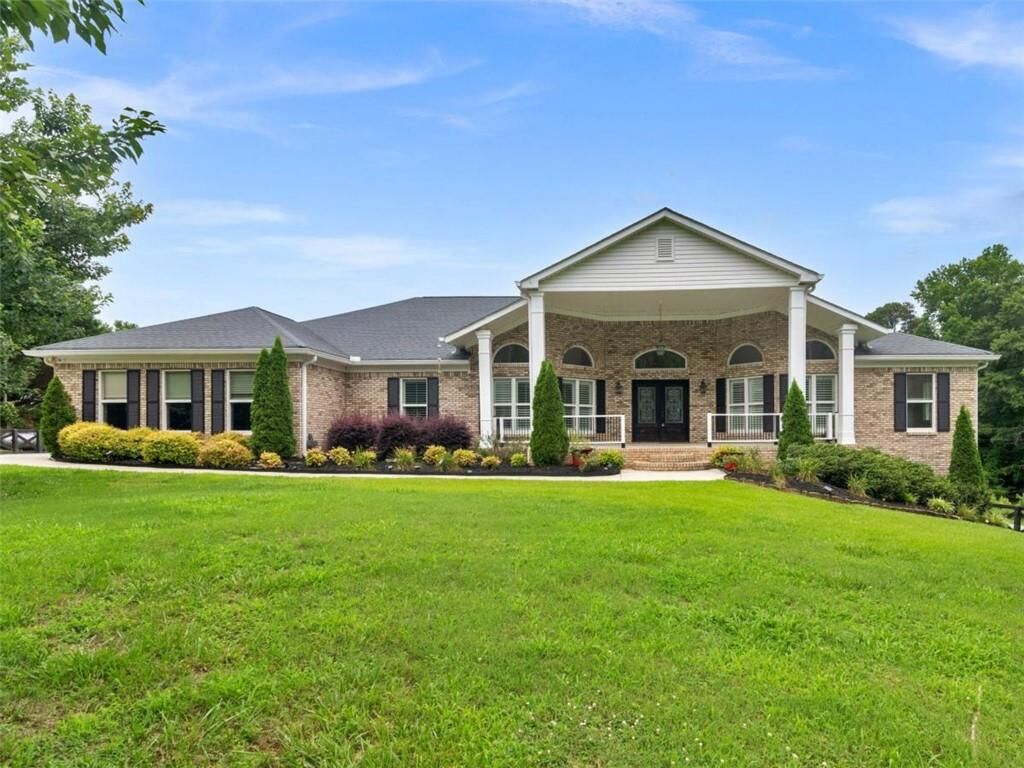 Property Photo: 25 Walnut Lane GA 30014