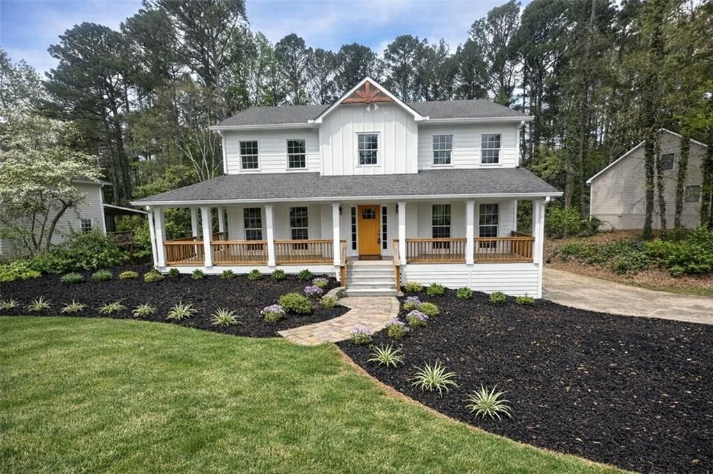 Property Photo: 330 London Dale GA 30189