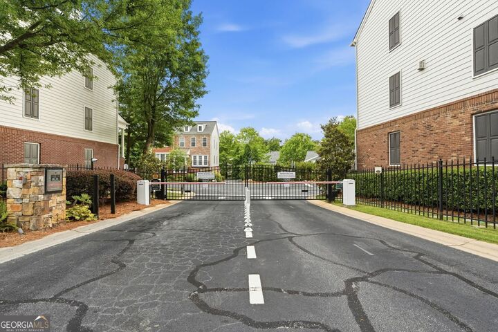 Property Photo:  2246 Limehurst Drive NE  GA 30319 