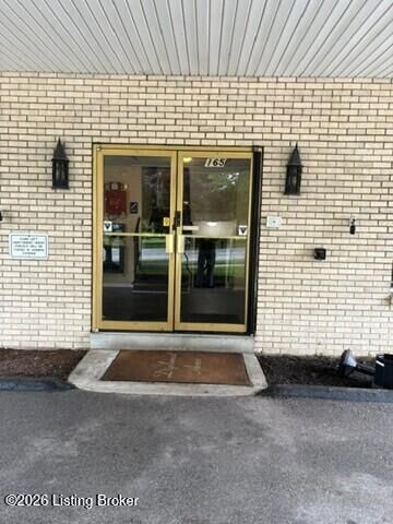 Property Photo: 165 Thierman Ln 208 KY 40207