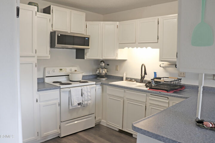 Property Photo:  2401 Boulevard Avenue  ND 58501 
