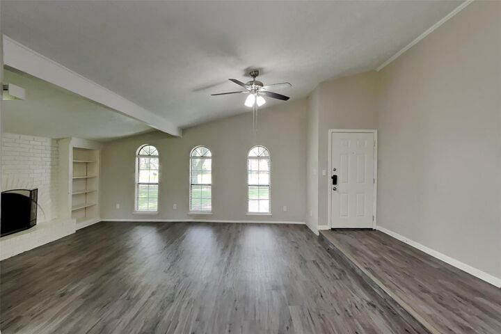 Property Photo:  2102 Turtle Creek Drive  TX 77459 