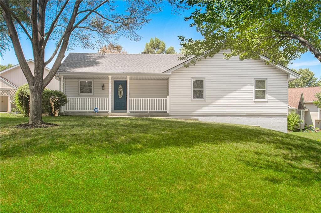 Property Photo:  1720 Regency Drive  MO 64060 