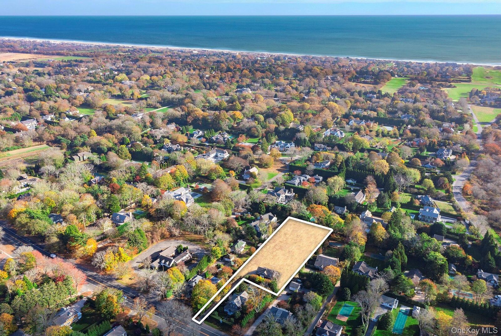 Property Photo:  88 Pantigo Road  NY 11937 