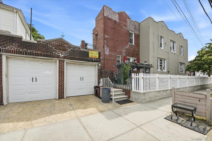 Property Photo:  3071 Coddington Avenue  NY 10461 