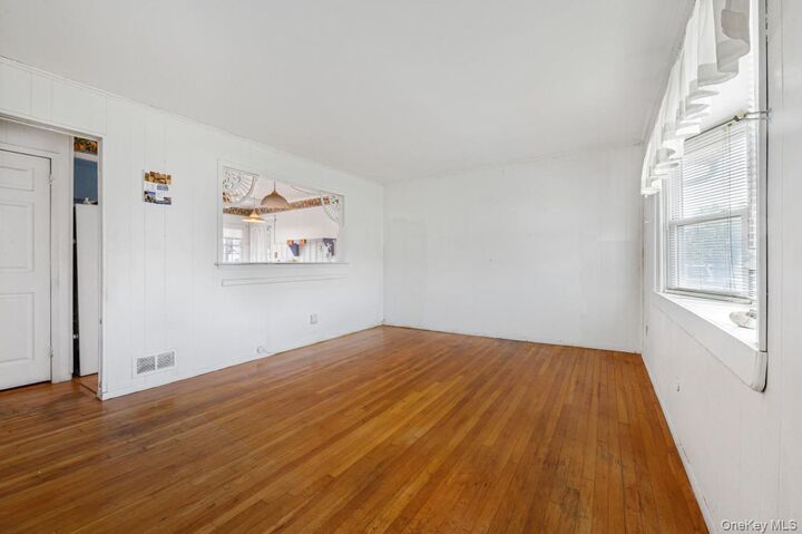 Property Photo:  18 Plymouth Road  NY 11758 