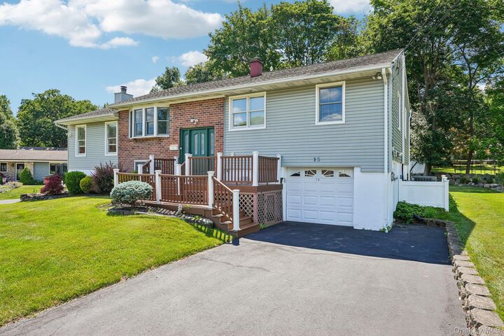 Property Photo:  13 Bayview Drive  NY 10980 