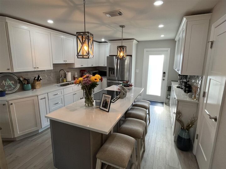 Property Photo: 2369 19th Avenue SW B FL 33774