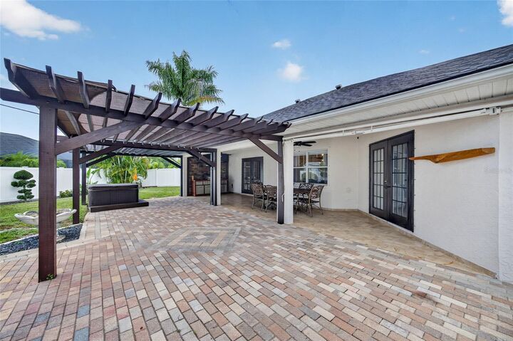 Property Photo: 3985 Massini Avenue FL 34286